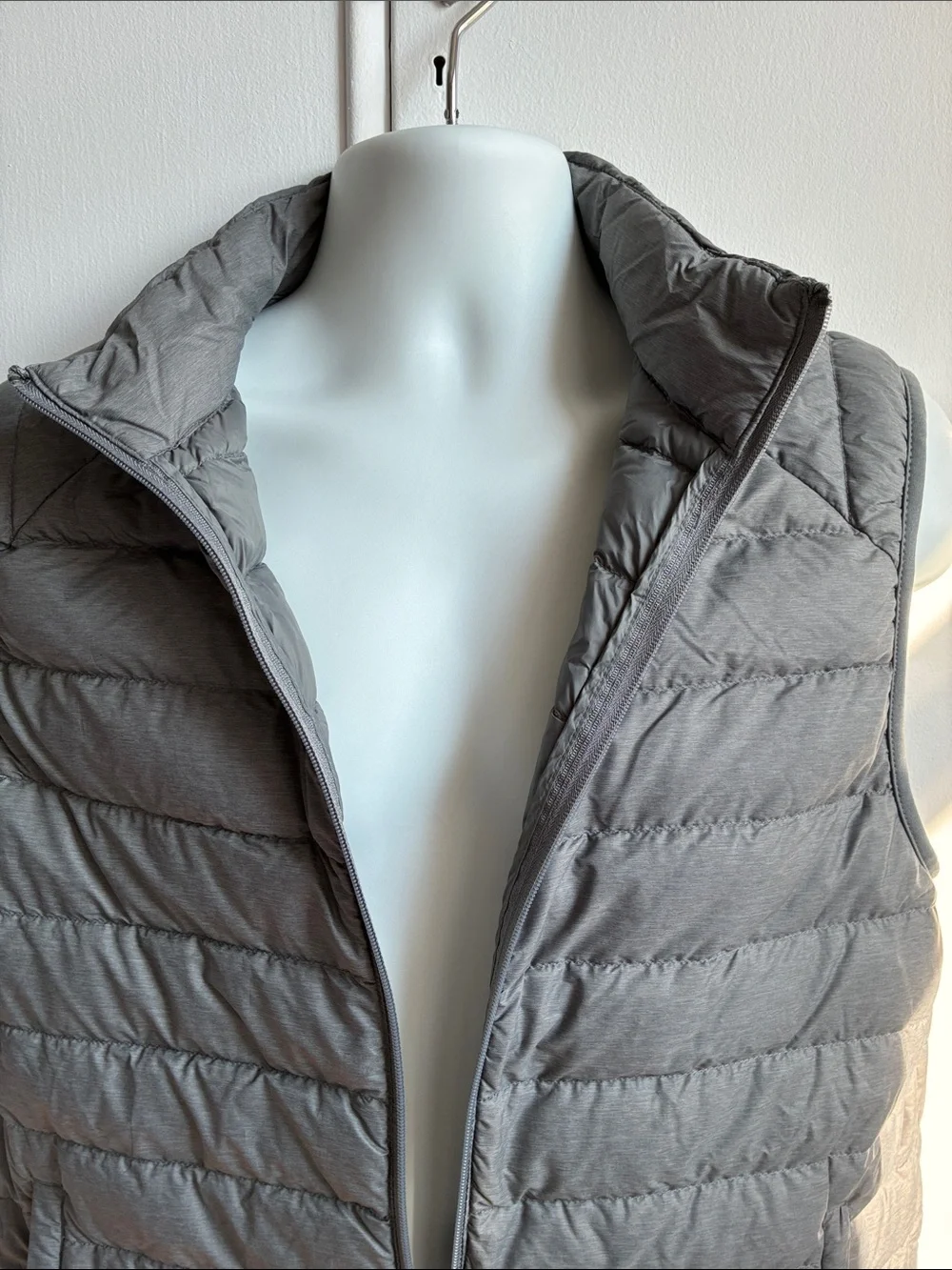HEATKEEP Packable Gray Down Puffer Vest, Lightweight Layer, Like New M